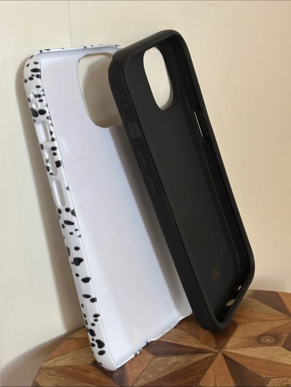 NWT iphone 15 Spotted Speckled Black & White Dots Spots 2 Piece Phone Case